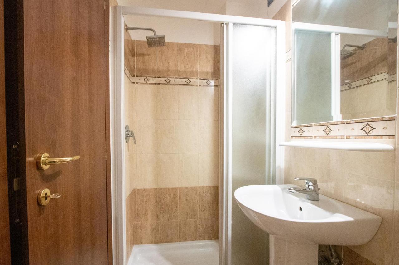 B&B Colorful Suite Yard Roma Dış mekan fotoğraf