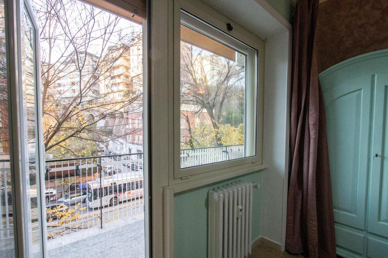 B&B Colorful Suite Yard Roma Dış mekan fotoğraf